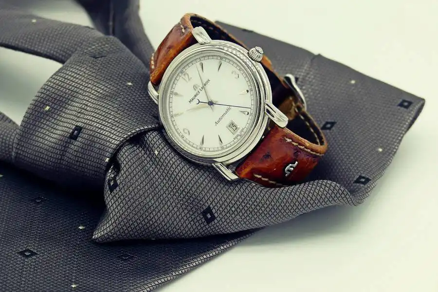Belle montre de luxe pour hommes